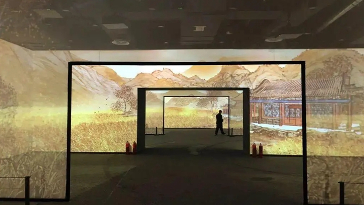 展廳中使用紗幕全息的效果展示