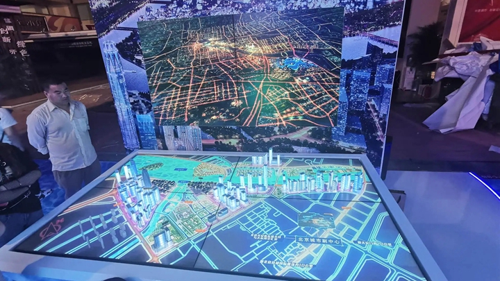 數字沙盤在展廳中設計建設的效果