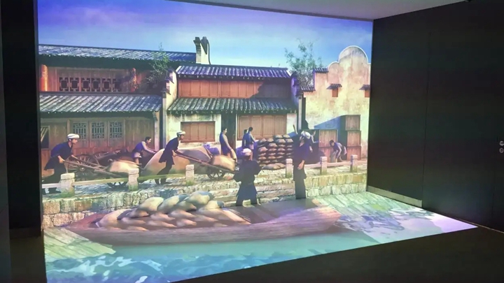 折幕投影在展廳中的效果展示