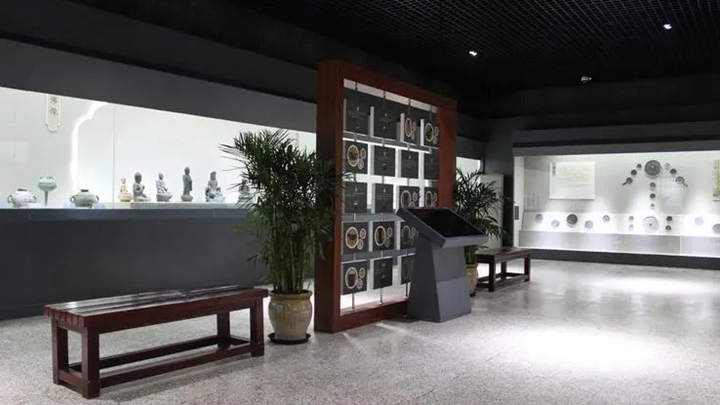 觸摸一體機(jī)在歷史文化展廳中的使用效果